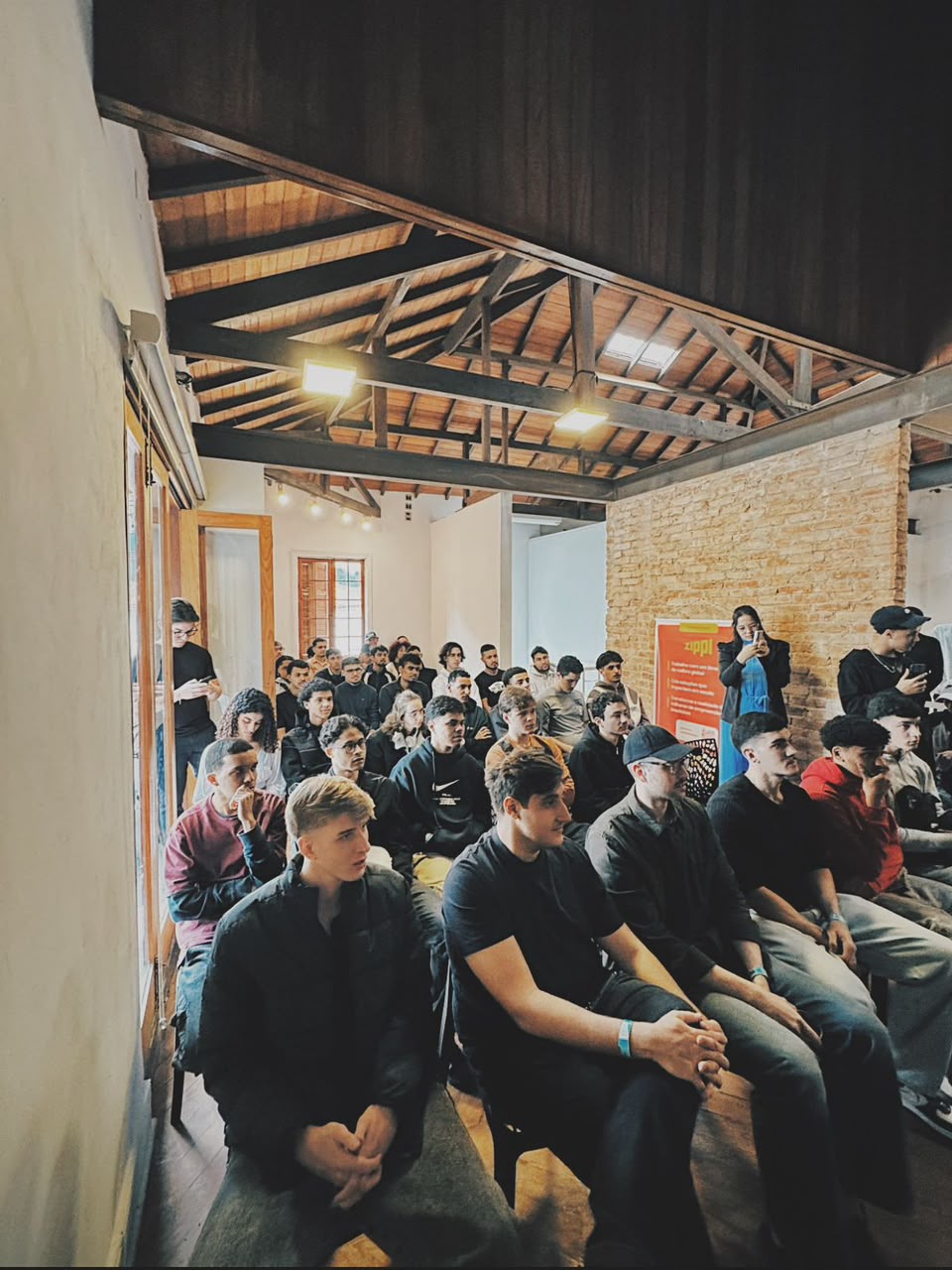 Plateia durante as palestras